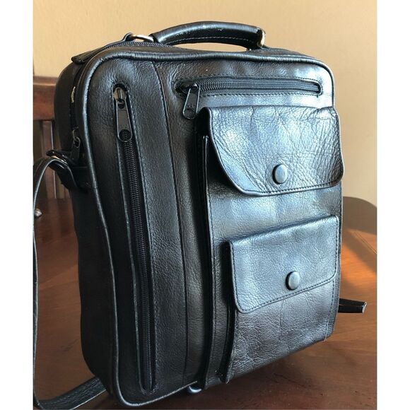 UNISEX LEATHER - Utilitarian Black All-Leather Bag w/Multi Compartments - Picture 4 of 15